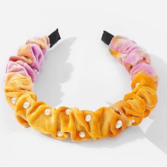NEW| Women’s Tie Dye Pearl Ruched Headband - Picture 1 of 3